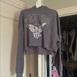 Primark Gray Graphic Sweater Cropped Style